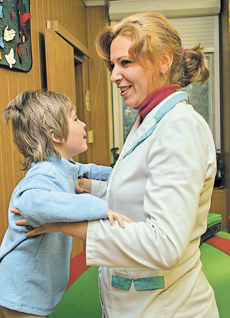 В Україні діє поки що незвична форма допомоги родинам, які опинилися в складних  життєвих обставинах