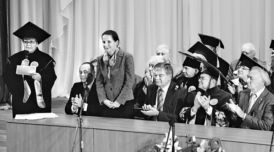 Привітання студентів з початком навчального року від голови правління ПрАТ «Індар» Любові Вишневської. Фото надано прес-службою ПрАТ «Індар»