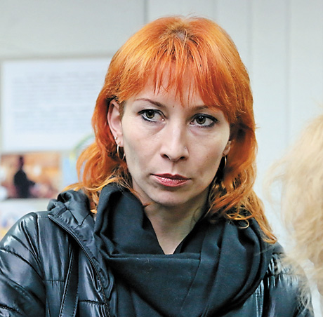 Світлана, вдова загиблого  Максима Сухенка, яка  залишилася з двома  донечками, вважає, що у  війни і жіноче обличчя