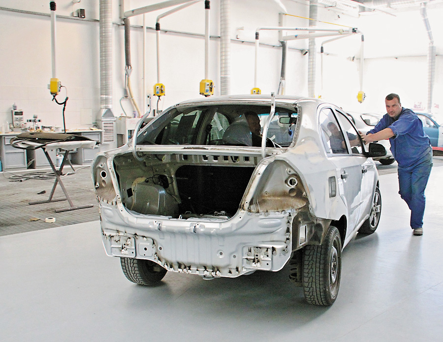 За повним КАСКО здійснюється страхування транспортного засобу від усіх ризиків. Фото Світлани СКРЯБІНОЇ