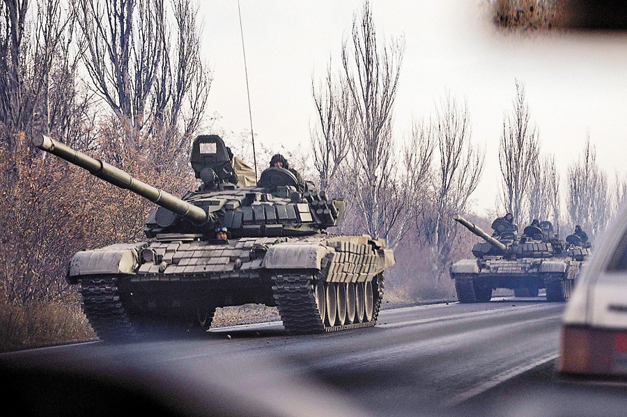 Газета «Нью-Йорк Таймс» надрукувала це фото з текстівкою: «Російські танки дорогою  в Донецьк. Хоча Росія офіційно заперечує інтервенцію в Україну»