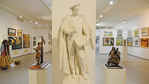 Ті рядки, які у скульптурі столичного митця Анатолія Куща «Тарас Шевченко на засланні на Аралі» ще тільки замислені, ми читаємо нині у творах Великого Кобзаря