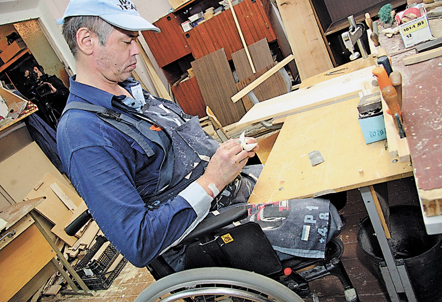 Якщо робоче місце облаштоване належним чином, дотримуватись техніки безпеки легко. Фото з сайту s66.com