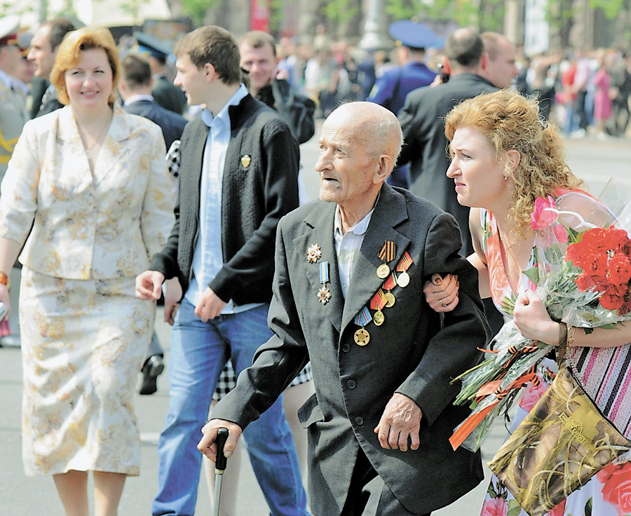 Їх серед нас залишається все менше — ветеранів. Тож вони мають бути оточені особливою увагою і підтримкою. Фото Володимира ЗAЇКИ