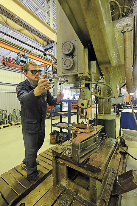 Фахівці робітничих професій навіть в складні економічні часи затребувані на ринку праці. Фото Oлександра ЛЕПЕТУХИ