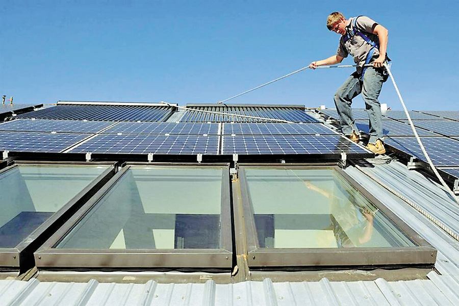 У світі найбільшими темпами зростає попит на обладнання для одержання електроенергії й тепла від сонця. Фото з сайту eggs.net.ua