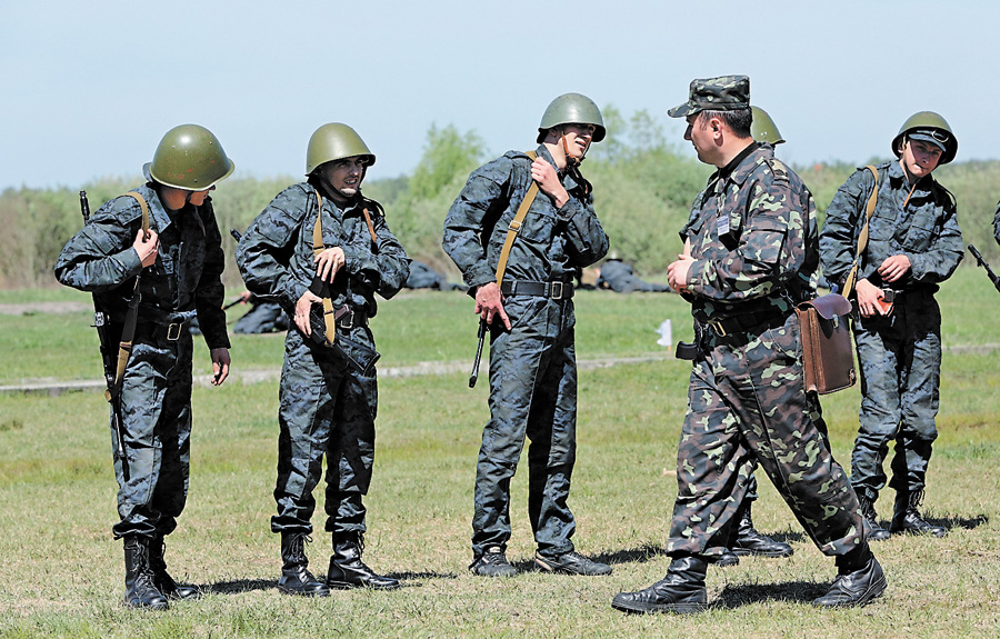 Відбувається формування військових частин у Збройних силах України. Фото Oлександра ЛЕПЕТУХИ