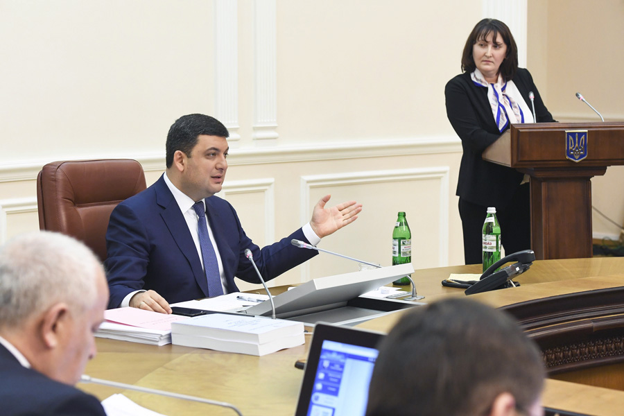 Уряд не має повноважень звільняти керівницво НАЗК, однак має право спитати з підзвітного органу з усією суворістю. Фото з Урядового порталу