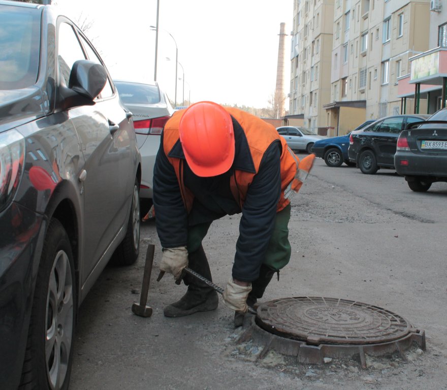 Самовільне підключення будинку до мереж — небезпечне для мешканців новобудов. Фото з сайту vodokanal.kiev.ua