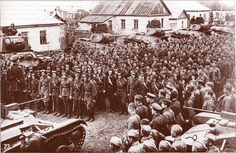 «Переможний наступ» на Харків через бездарність командування обернувся шляхом у котел і полоном для сотень тисяч червоноармійців