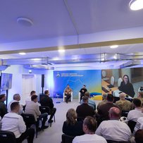 Практичні питання: забезпечити, профінансувати, допомогти